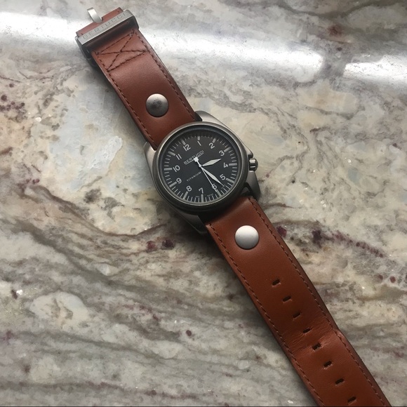 Bertucci A-4T Aero Titanium watch with 2 extra bands. Beautiful watch and bands. - Picture 3 of 5